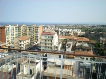 Appartamento con balcone V.le m. rapisardi