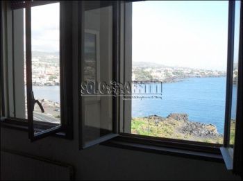 Bilocale arredato con balcone Ognina