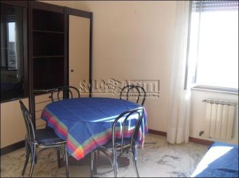 Bilocale arredato con balcone Ognina
