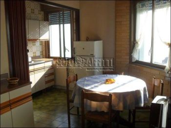 Bilocale arredato con balcone Ognina