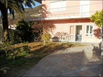 Trilocale arredato con posto auto Boissano