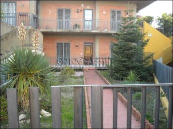 Appartamento con garage Mascalucia