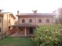 Villa nuova costruzione con balcone