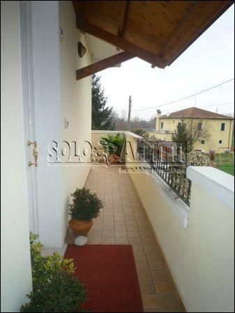 Appartamento arredato con posto auto