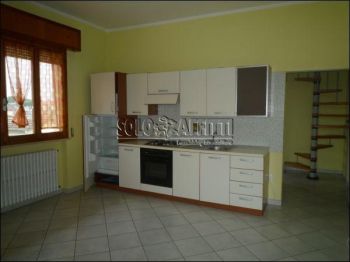 Appartamento arredato con posto auto
