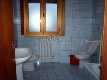 Appartamento arredato con posto auto