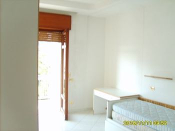 Trilocale con balcone Ponti rossi