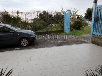 Villa con posto auto e terrazzo Calcarone