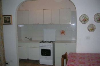 Casa arredata con posto auto Loano