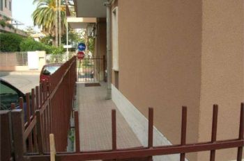 Casa arredata con posto auto Loano