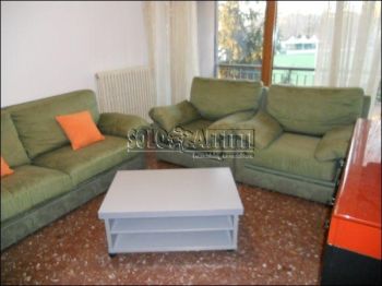 Bilocale arredato con balcone Centro