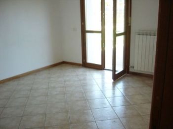 Bilocale con aria condizionata e garage - Altre fotografie