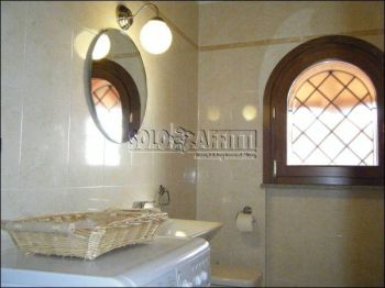 Appartamento arredato con balcone Vermezzo
