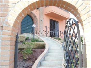 Appartamento arredato con balcone Vermezzo