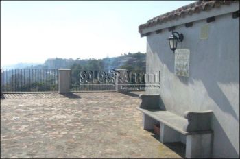 Villa arredata con balcone Acireale