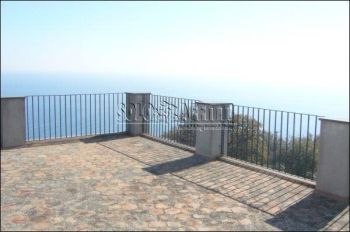 Villa arredata con balcone Acireale