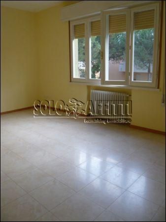 Casa con garage e balcone Marina centro