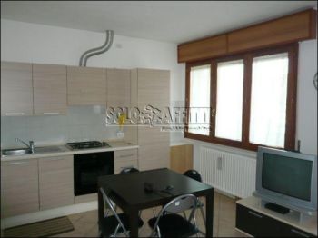 Monolocale arredato con posto auto Case gentili