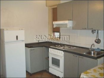 Casa arredata con balcone V.le libert�