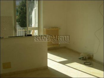 Monolocale con balcone Mirafiori sud