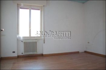 Appartamento con balcone e garage Rezzato