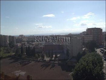 Appartamento con balcone Via giuffrida