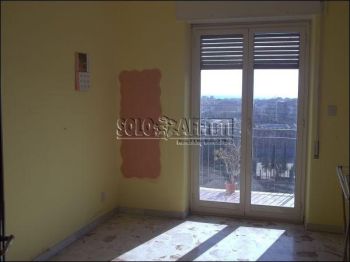 Appartamento con balcone Via giuffrida