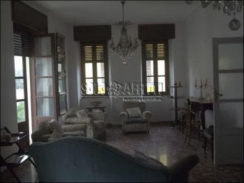 Casa arredata con balcone Borgo