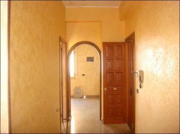 Casa con balcone Ravagnese
