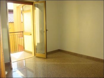 Casa con balcone Ravagnese