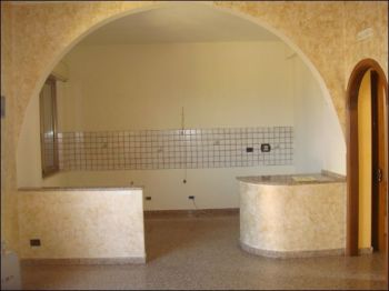 Casa con balcone Ravagnese