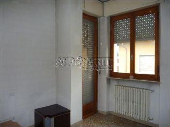 Appartamento con balcone e posto auto
