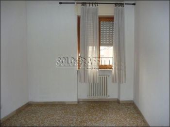 Appartamento con balcone e posto auto