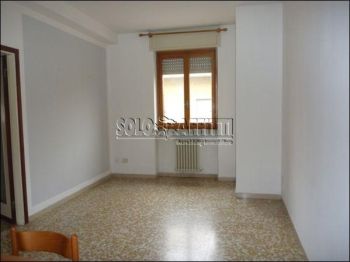 Appartamento con balcone e posto auto