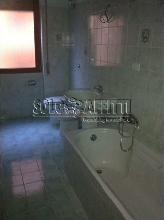 Appartamento con balcone e posto auto