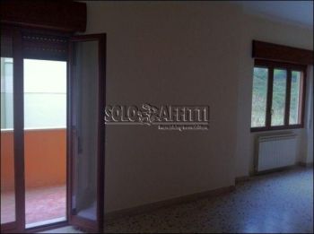 Appartamento con balcone e posto auto