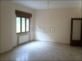 Appartamento con balcone e posto auto