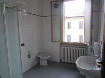 Appartamento con posto auto Via giardini