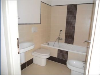 Trilocale con terrazzo e aria condizionata
