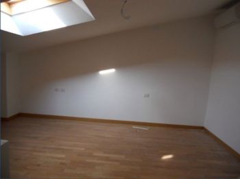 Trilocale con terrazzo e aria condizionata