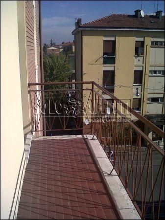Appartamento con garage e balcone F.lli rosselli