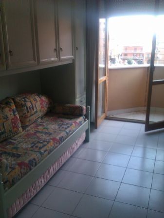 Appartamento arredato con balcone Pomezia