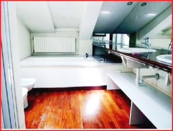 Casa con terrazzo e aria condizionata