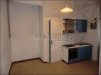 Appartamento da ristrutturare con balcone