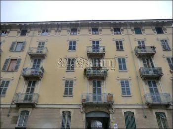 Appartamento da ristrutturare con balcone