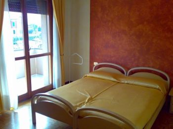 Casa arredata con terrazzo Ospedale