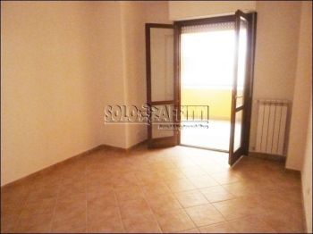 Trilocale con terrazzo Agro
