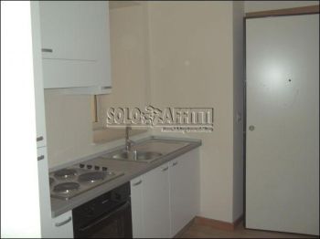 Casa arredata con balcone V.le xx settembre