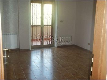 Villa a schiera con garage e balcone