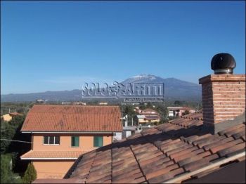 Mansarda con posto auto e terrazzo Belpasso